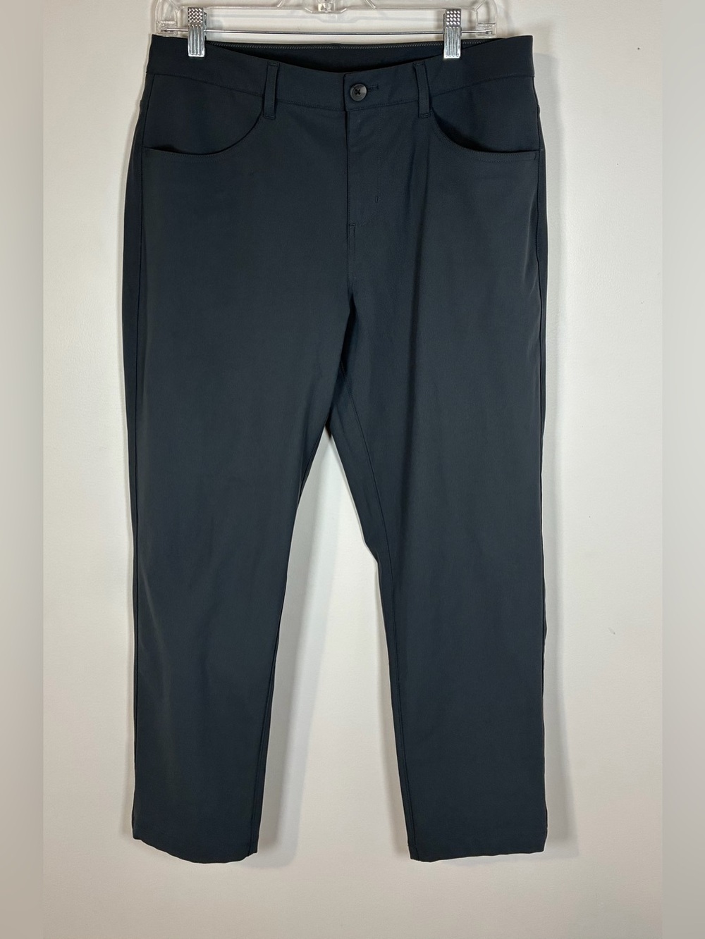 Vuori Meta Pant, Dark Gray, Men’s 31 Short